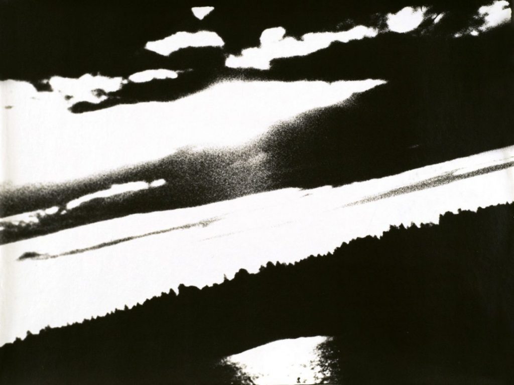 Евгений Юфит «Остывший очевидец», 1995 Черно-белая фотография © МНИ