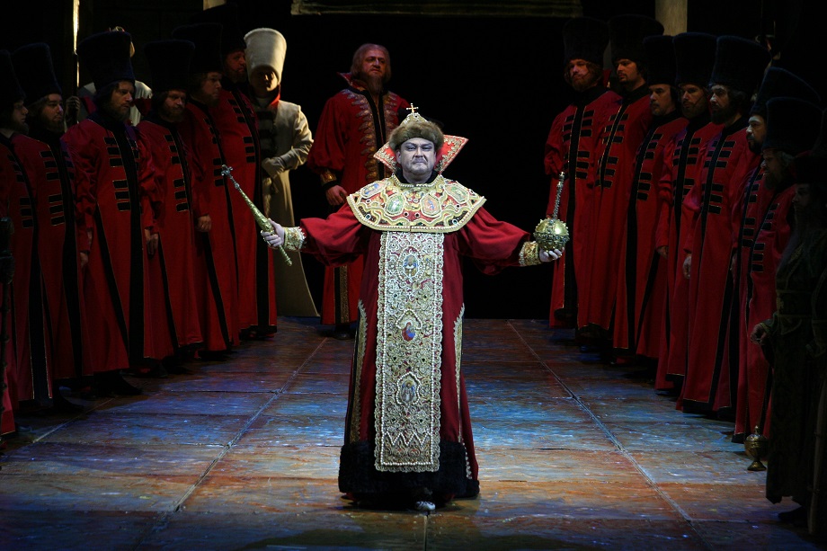 Сцена из оперы «Борис Годунов». Фото Наташи Разиной © Мариинский театр