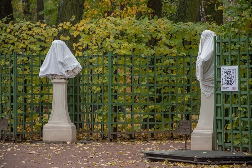 Укрытие скульптур Летнего сада