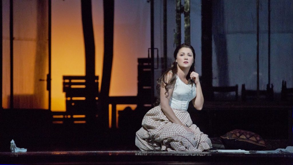 «Евгений Онегин» с Анной Нетребко на сцене Metropolitan opera © МЕТ