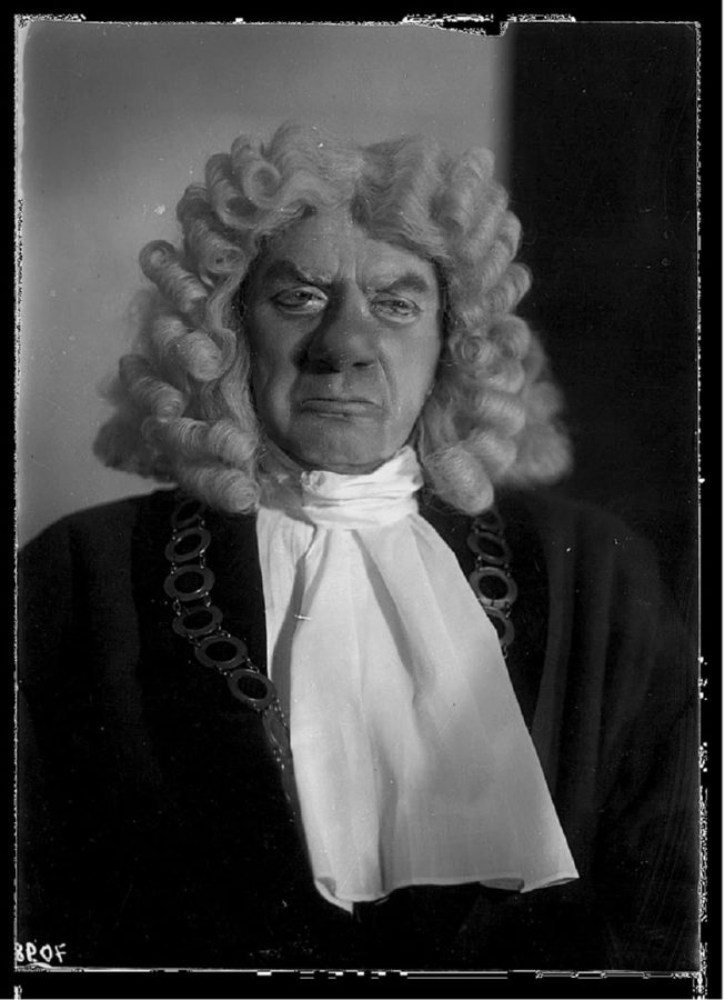 Михаил Булгаков в роли Судьи, 1935 © Музей МХАТ