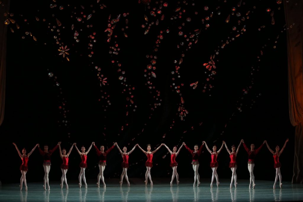 Сцена из спектакля «Рубины» © Мариинский театр / Наташа Разина