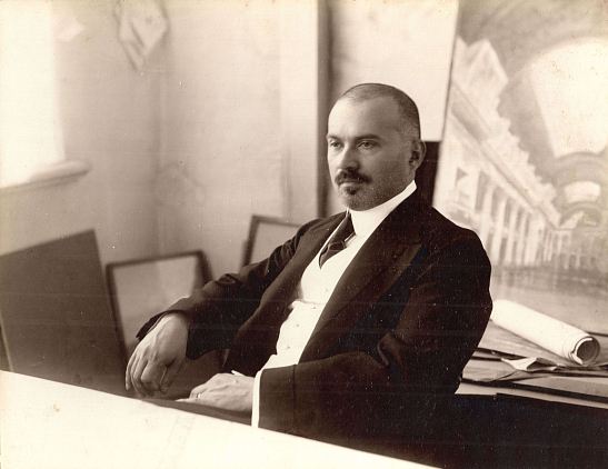 Алексей Щусев в мастерской, 1914 © Архив наследников А. В. Щусева
