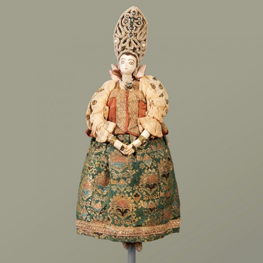 Кукла из парчи. Коллекция А. В. Щусева. XVIII в. © Всероссийский музей декоративного искусства