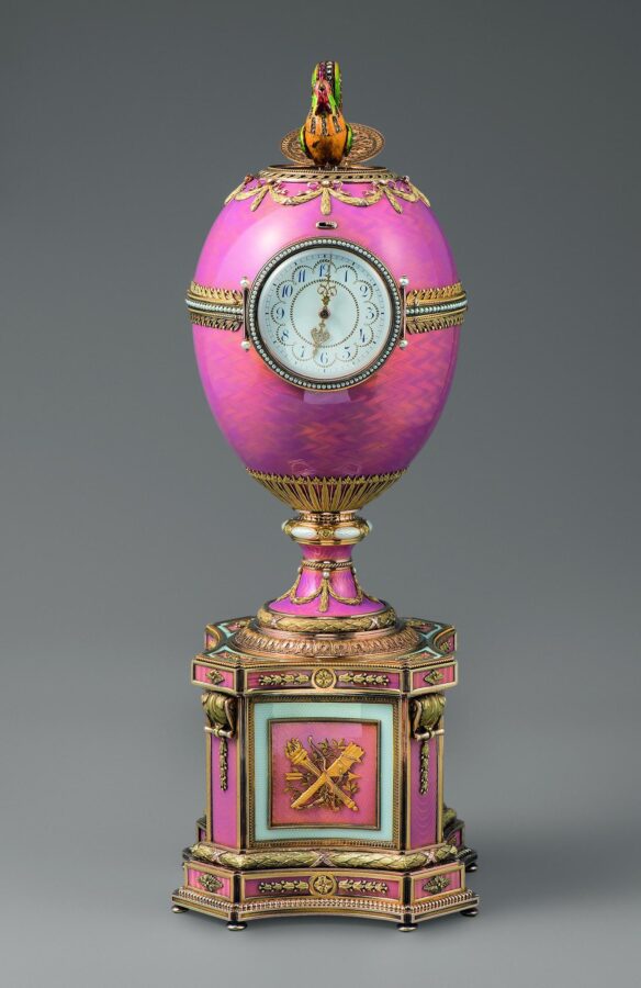 «Часы-яйцо Ротшильда», Часы работы фирмы Фаберже, принадлежавшие барону Эдуарду Ротшильду (1868–1949) © Государственный Эрмитаж